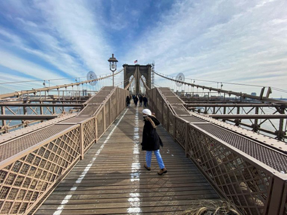 A deserted Brooklyn Bridge recently (AFP photo)