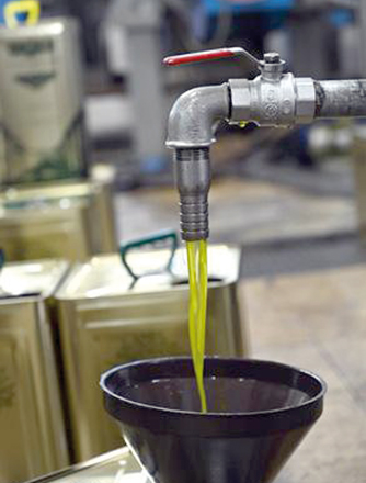 The price of a 16kg tank of olive oil ranges between JD70 and JD80, according to a sector representative (JT file photo)
