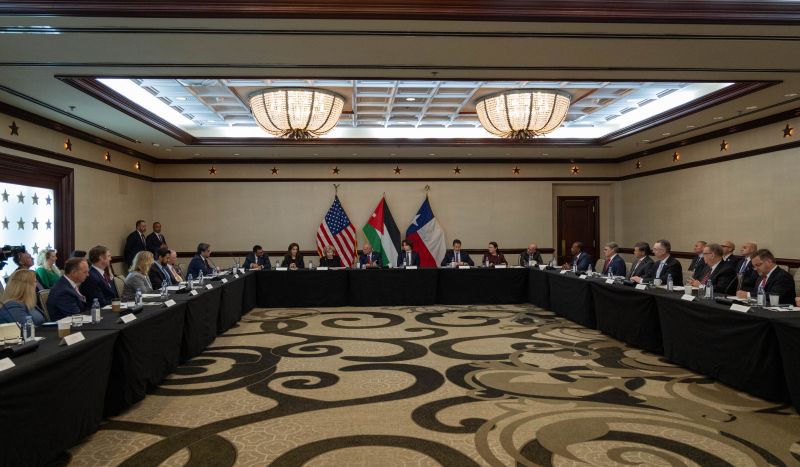 His Majesty King Abdullah on Thursday meets with representatives of government organisations and companies in Texas, to discuss investment opportunities in Jordan and enhance economic cooperation in strategic sectors (Photo courtesy of Royal Court)