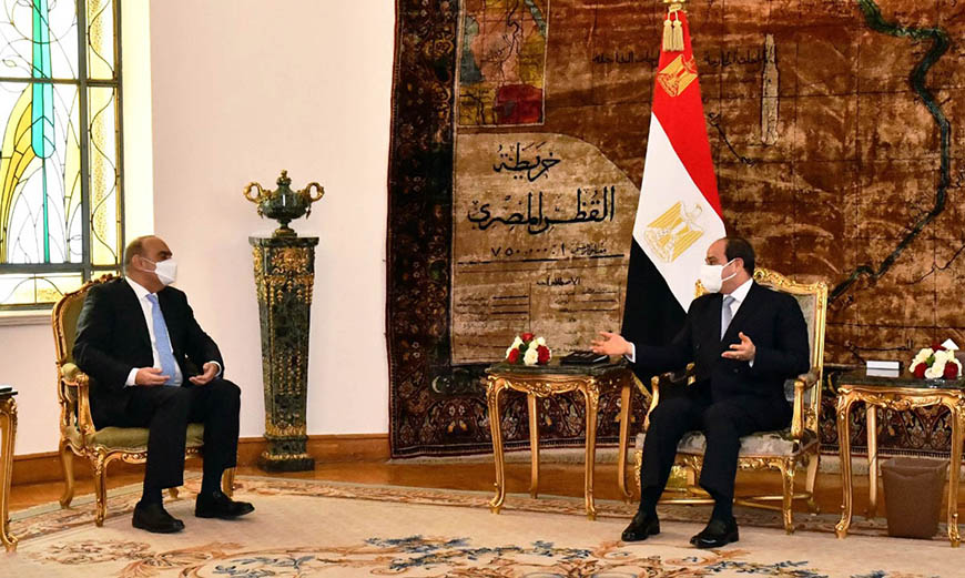 Prime Minister and Minister of Defence Bisher Al Khasawneh meets with Egyptian President Abdel Fattah El Sisi on Thursday (Petra photo)