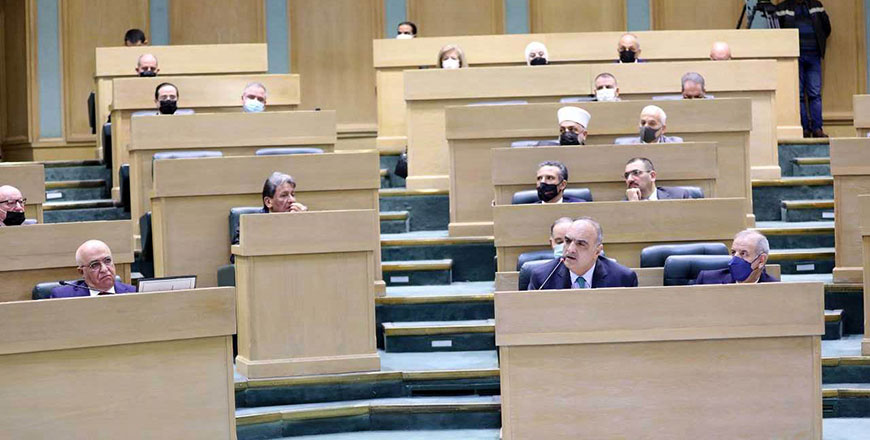 Prime Minister and Minister of Defence Bisher Khasawneh speaks during the Upper House session on Wednesday (Petra photo) 