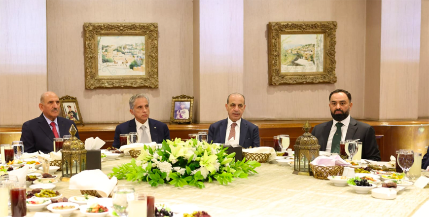 Prime Minister Jafar Hassan praises the Jordan Phosphate Mines Company's (JPMC) initiative to allocate JD40 million within its social corporate responsibility to support the health and education sectors (Petra photo)