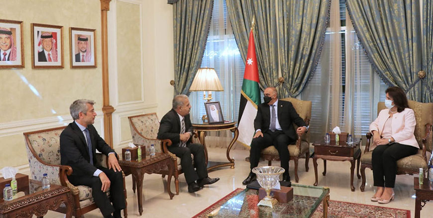 Prime Minister and Minister of Defense Bisher Khasawneh meets with Jordan’s Minister of Energy and Mineral Resources Hala Zawati, Lebanon's Minister of Energy and Water Walid Fayyad and Syria's Minister of Electricity Ghassan Zamel on Wednesday (Petra photo)
