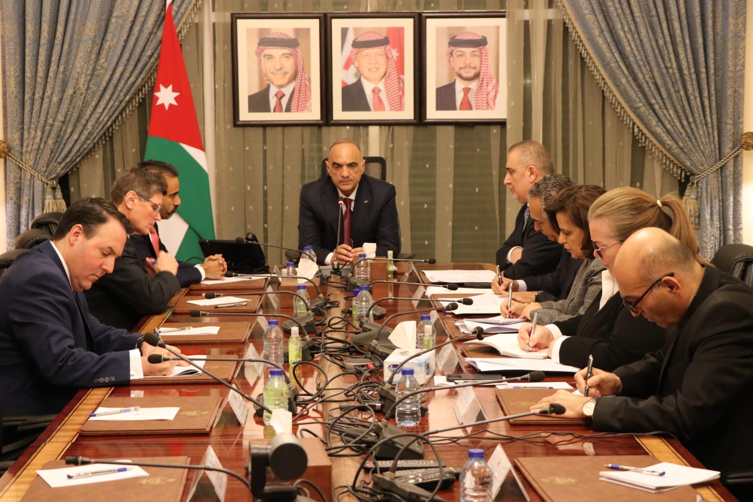 Prime Minister Bisher Khasawneh meets with a delegation from the Business Executives for American National Security Group on Tuesday (Petra photo)