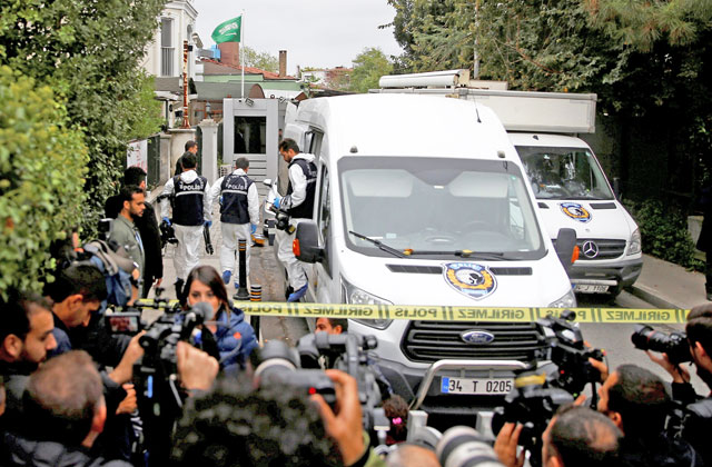 Turkish forensic officials arrive to the residence of Saudi Arabia’s Consul General Mohammad Al Otaibi in Istanbul, Turkey, on Wednesday  (Reuter photo)