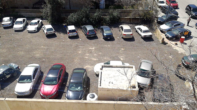  Public Security Department patrols on Wednesday seized 120 vehicles whose owners were driving them in violation of curfew regulations, according to the department (Petra photo)