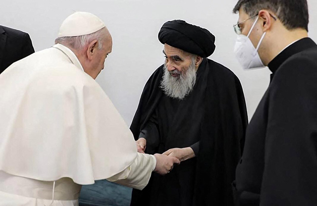This handout photo released by Ayatollah Sistani's media office shows Iraq's most revered Shiite cleric, Grand Ayatollah Ali Al Sistani (centre) meeting with Pope Francis  and his delegation, at his home in the holy city of Najaf, on Saturday (AFP photo)