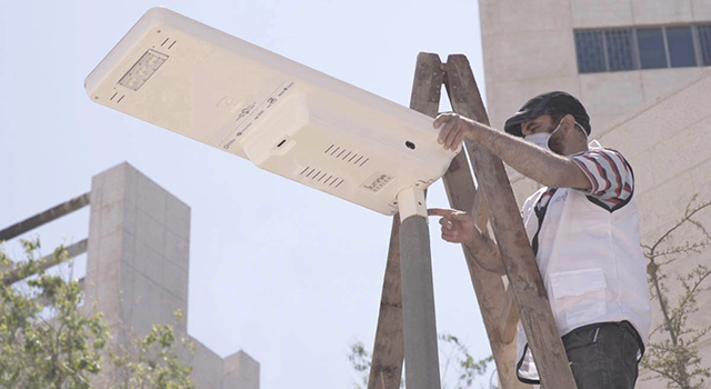 Solar-powered LED lights are installed at Amman's Prince Hamzah Hospital under the UAE humanitarian initiative '20 by 2020' (Petra photo)