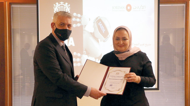 The Jordan Investment Commission has given newly trained employees internationally accredited certificates in ‘artificial Intelligence and future management tools’ (Photo courtesy of JIC)