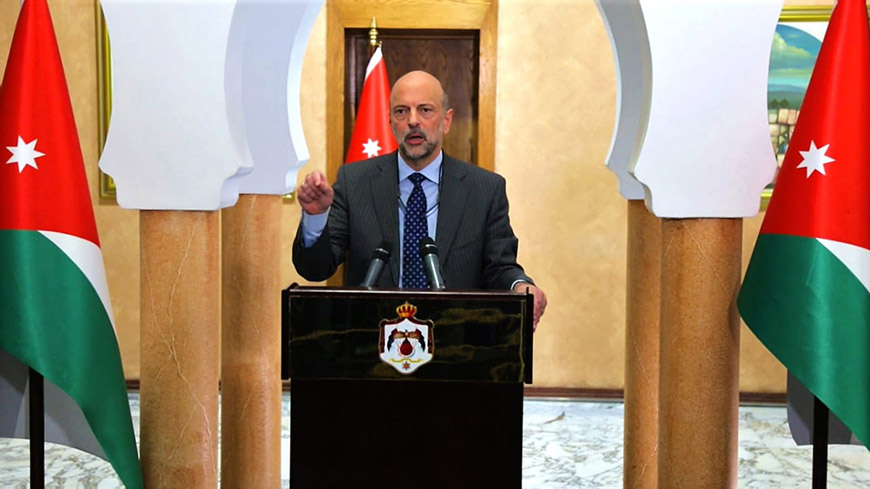Prime Minister and Minister of Defence Omar Razzaz on Tuesday issues Defence Order No. 4 of 2020 during a press briefing at the Prime Ministry (Petra photo)