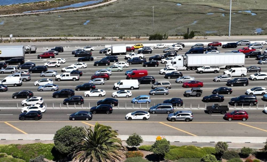 The world’s top automakers — motivated either by governmental regulations or pure profit — have made a sharp turn away from fossil fuel vehicles. But there are plenty of obstacles on the road to a future full of eco-friendly cars (AFP photo)