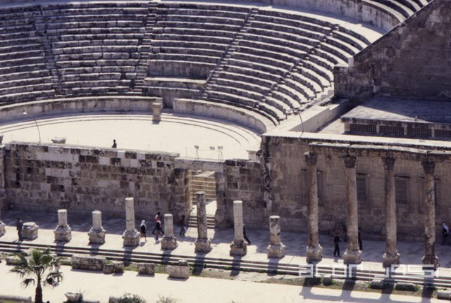 A view of the Roman Theatre in downtown Amman (Photo courtesy of ACOR/Rami G. Khoury)