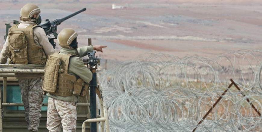 Jordanian soldiers patrolling along the border with Syria to prevent trafficking  (AFP photo)