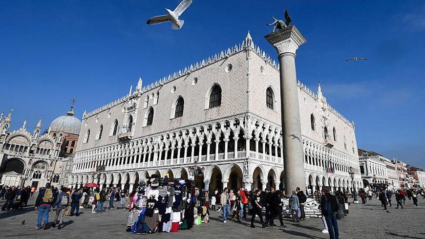Around 1340 construction of Doge Palace began and it was built in Venetian Gothic style that combined Byzantine and Saracen architectural motifs (AFP photo)