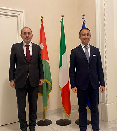 Deputy Prime Minister and Minister of Foreign Affairs and Expatriates Ayman Safadi and his Italian counterpart Luigi Di Maio pose for a picture during their meeting in Rome on Monday (Petra photo)