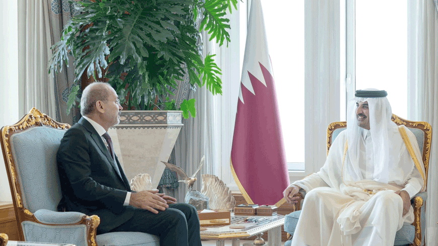 Qatar’s Emir Sheikh Tamim Bin Hamad Al Thani receives Deputy Prime Minister and Foreign Minister Ayman Safadi on Monday (Petra photo)