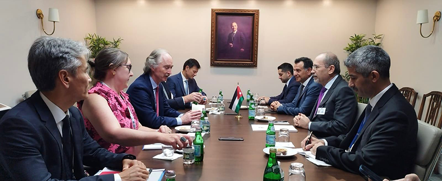 Deputy Prime Minister and Foreign Minister Ayman Safadi meets with United Nations Special Envoy for Syria Geir Pedersen in New York on Thursday (Petra photo)