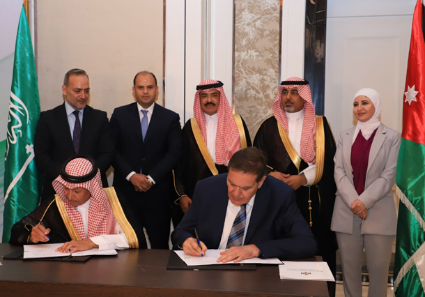 The Saudi Isotopes Company on Tuesday signed a training agreement with the Jordan Atomic Energy Commission in preparation for irradiating iridium-192 and supplying it to the company (Petra photo)