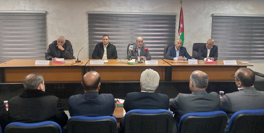 Minister of Industry, Trade and Supply and Minister of Labour Yousef Shamali meets with the boards of directors of the Salt and Southern Shouneh Chambers of Commerce during a tour of the areas on Saturday (Petra photo) 