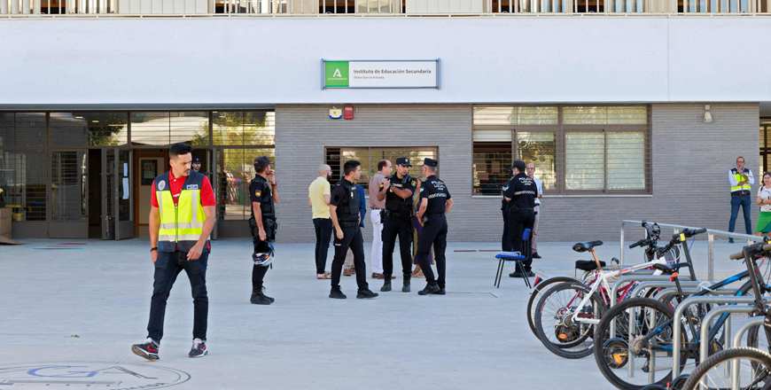 Members of the Spanish national police forces are photographed outside Elena Garcia Armada high school after a student attacked several teachers and pupils with a knife on Thursday in Jerez de la Frontera (AFP photo)
