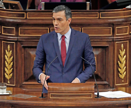 Spanish caretaker prime minister, socialist Pedro Sanchez, delivers a speech during a parliamentary vote to elect a premier at the Spanish congress (Las Cortes) in Madrid on Tuesday (AFP photo)