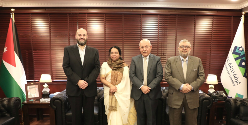 First vice chairman of the Jordan Chamber of Commerce and Sri Lanka’s ambassador on Monday discuss ways of strengthening economic ties between the two countries (Petra photo)