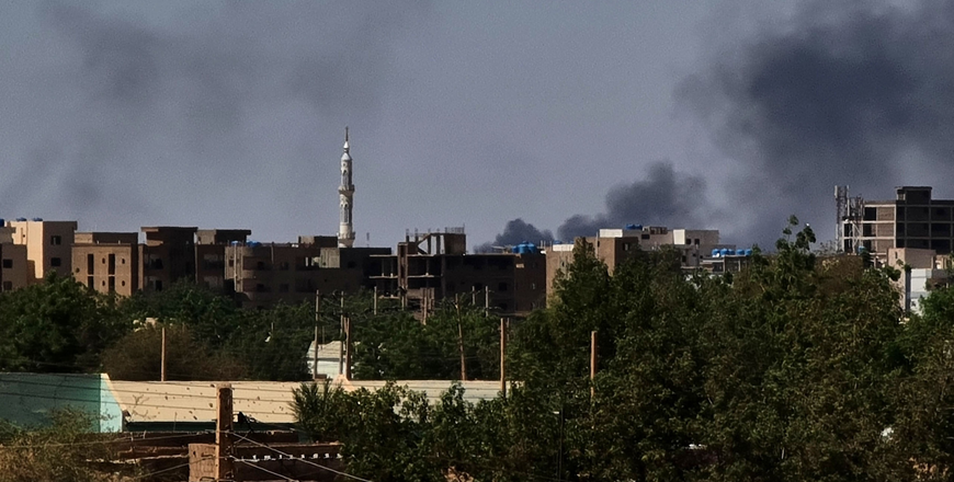 Smoke billows during fighting in the Sudanese capital Khartoum, on Thursday (AFP photo)