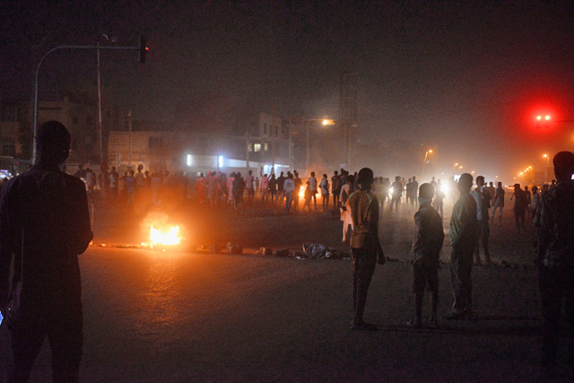 Sudanese demonstrators take part in an anti-government protest in Khartoum, Sudan, on Friday (AFP photo)