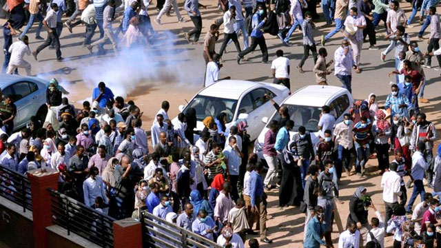 Thousands rallied in the capital Khartoum on December 28, 2018 (Reuters photo)
