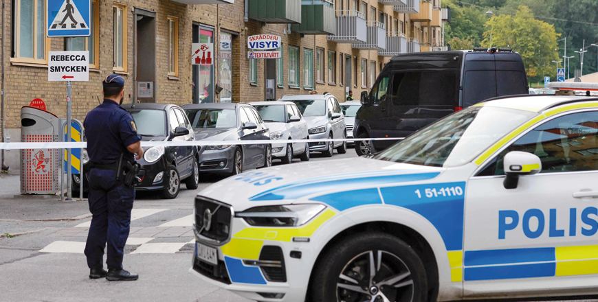Police are seen at the site of an explosion in Olskroken in Gothenburg, Sweden, on August 31 (AFP photo)