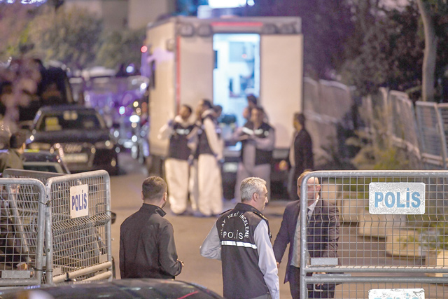 Turkish forensic police and investigation delegation arrive at the Saudi Arabia’s consulate in Istanbul on Monday  (AFP photo)