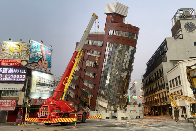 This photo taken by Taiwan’s Central News Agency (CNA) on Wednesday shows the damaged Uranus Building in Hualien, after a major earthquake hit Taiwan’s east (AFP photo)