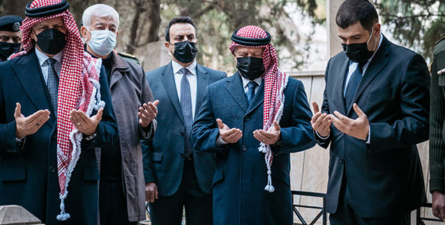 His Majesty King Abdullah participates in the funeral of former prime minister and former Royal Court chief Fayez Tarawneh on Wednesday (Photo courtesy of Royal Court)