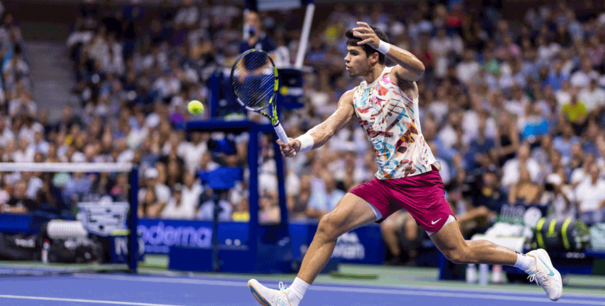 Spain’s Carlos Alcaraz returns the ball to Germany’s Alexander Zverev at the US Open tennis tournament men’s singles quarter-finals match at the USTA Billie Jean King National Tennis Centre in New York City, on Thursday (AFP photo)