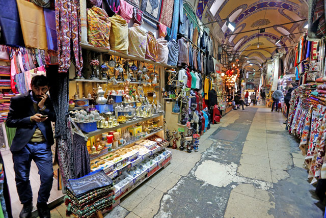 Merchants wait for customers at the historical Grand Bazaar, known as the Covered Bazaar, in Istanbul, Turkey, on January 12  (Reuters photo)