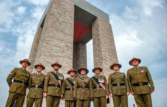 New Zealand soldiers pose for a souvenir photo as they attend an international service marking the 104th anniversary of the WWI battle of Gallipoli at the Turkish memorial Mehmetcik Monument in the Gallipoli Peninsula in Canakkale, on Wednesday (AFP photo)