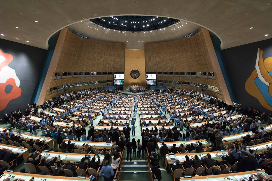  A wide view of the General Assembly at the opening of Friday's signing ceremony for the Paris Agreement on Climate Change (Photo courtesy of UN/Mark Garten)