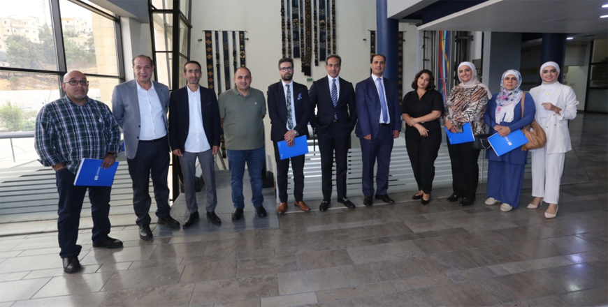 Participants pose for a photo during a workshop organised by UNESCO Jordan and the Greater Amman Municipality, commemorating the International Day for Universal Access to Information (Photo courtesy of UNESCO)