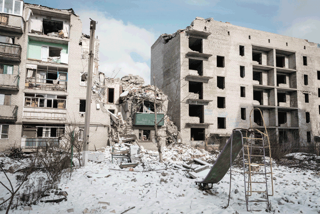 This photograph shows a destroyed building in Chasiv Yar on Sunday, amid the Russian invasion of Ukraine (AFP photo)