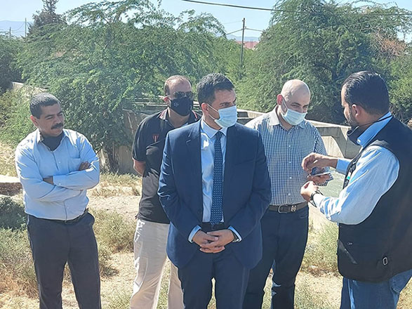 Minister of Water and Irrigation Motasem Saidan has checked on drinking and irrigation water resources at the Yarmouk River and the northern and central parts of the Jordan Valley (Petra photo)
