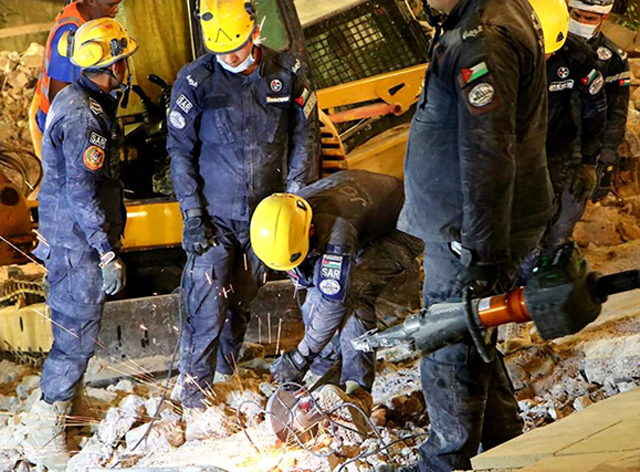 Search and rescue teams ended an arduous 84-hour operation at the site of the building collapse in Jabal Luweibdeh on Saturday (Photo courtesy of PSD)