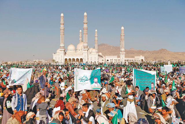 Yemeni Muslims attend a gathering to mark Prophet Mohammed’s birthday on Thursday, in front of Al Saleh Mosque in the Yemeni capital Sanaa (AFP photo)