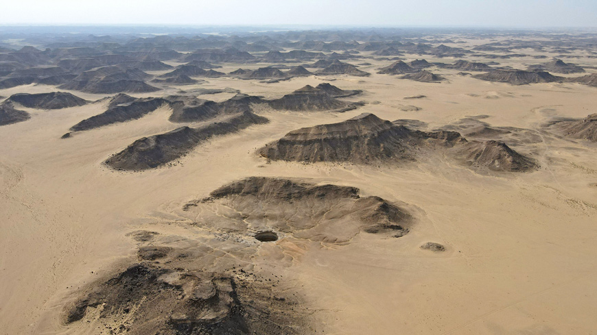 An aerial view taken on June 6 shows the Well of Barhout known as the ‘Well of Hell’ in the desert of Yemen’s Al Mahra province (AFP photo)