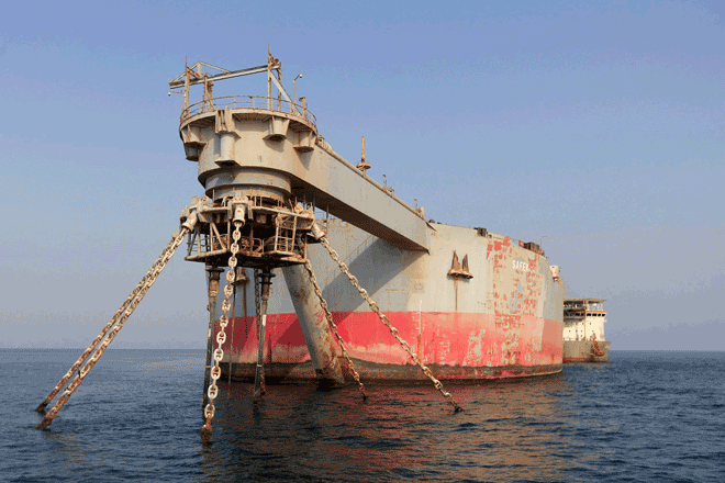 The beleaguered Yemen-flagged FSO Safer oil tanker, is anchored in the Red Sea off the coast of Yemen’s contested western province of Hodeida, on Saturday (AFP photo)