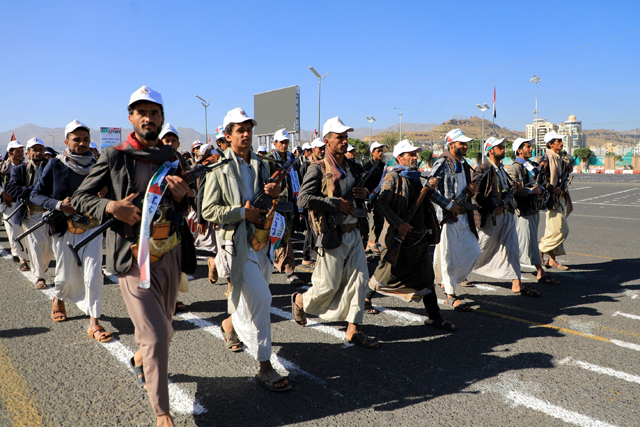 Armed Yemenis parade in solidarity with the people of Gaza, in the Houthi-controlled capital Sanaa on Saturday  (AFP photo)