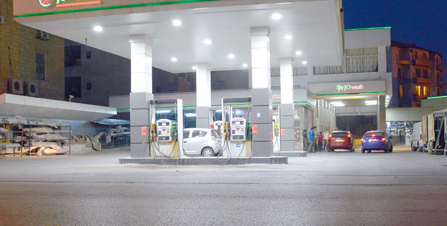  The government plans to attract more companies to join those currently operating in the Kingdom (Total, Manaseer Oil and Gas and the Petroleum Refinery Company) (Photo by Amjad Ghsoun)