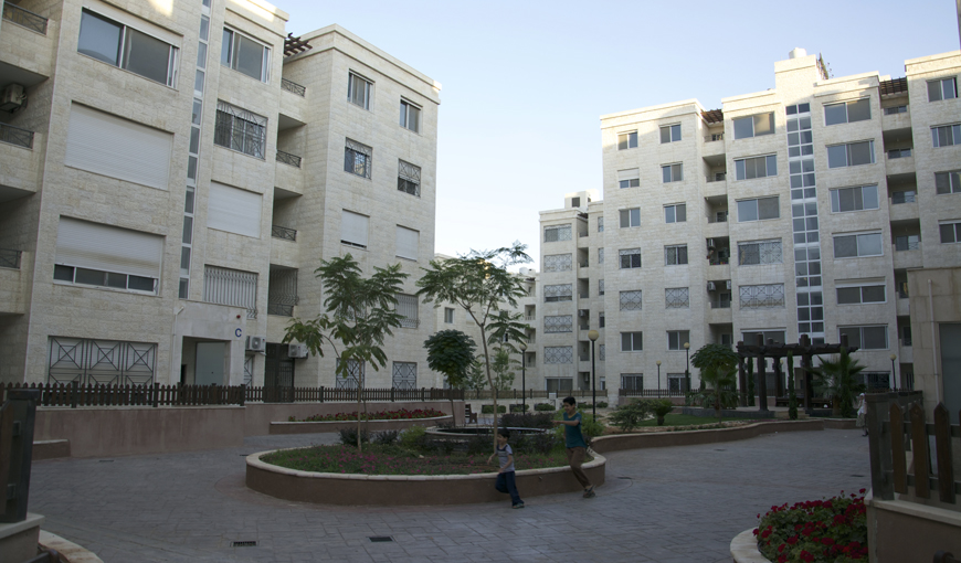 Al-Mehanya’s Riyadh Al Muhandiseen housing project in Tabarbour (Photo by Amjad Ghsoun)