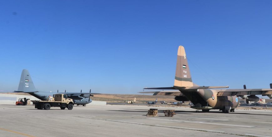 Jordan on Sunday carries out joint airdrop of aid into Gaza in cooperation with Egypt, the US, France and Belgium (JAF photo)