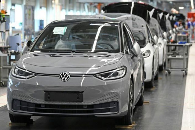 VW is aiming to overtake Elon Musk's Tesla, promising a whole new fleet of electric vehicles such as its id.3 (AFP photo)