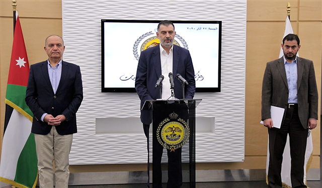 Labour Minister Nidal Bataineh speaks at a press conference on Friday (Petra photo)